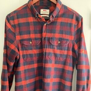 Fjallraven Skog Slim Fit Plaid Sport Shirt - Men's Size M - Red Blue
